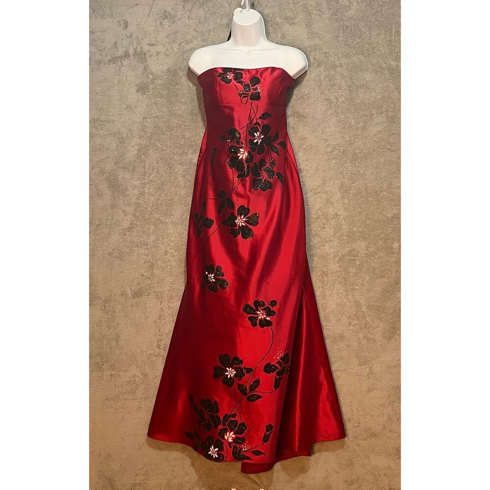 Blondie Nites by Stacy Sklar Prom Gown Size 11 Red Satin Flower Bling Homecoming